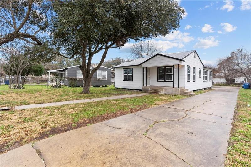 3740 Brooks Dr, Corpus Christi, TX 78408 for Sale