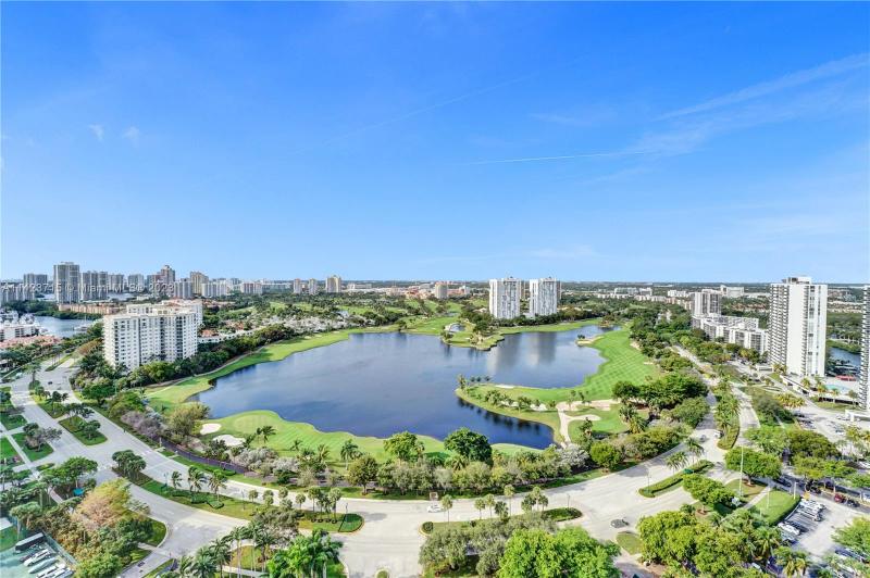 20281 East Country Club Drive, Unit TW11, Aventura, FL 33180 for Sale