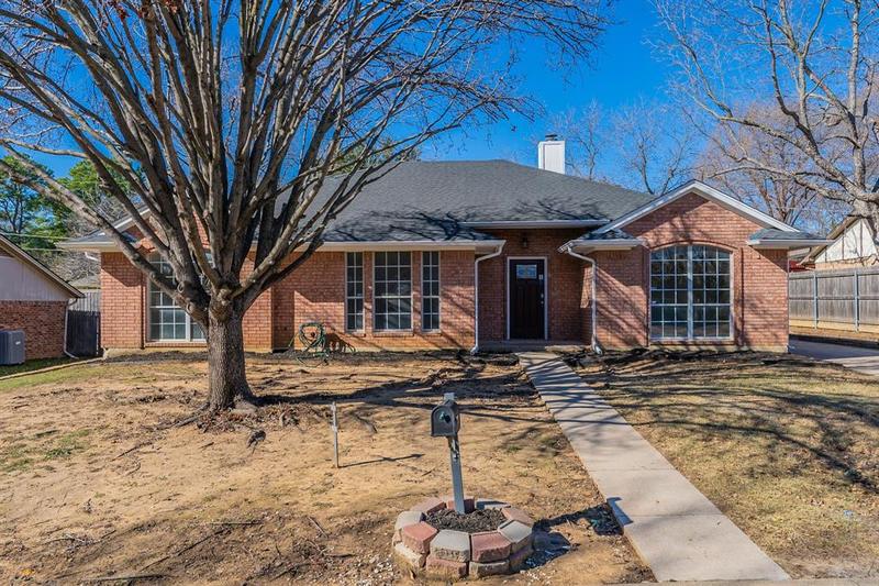 3828 Helmsford Dr, Arlington, TX 76016 for Sale
