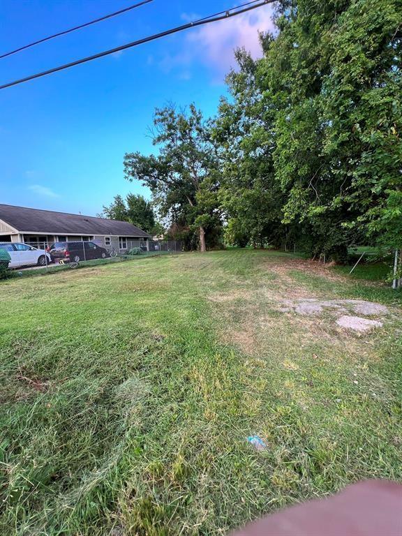 2128 Russell St, Houston, TX 77026 for Sale