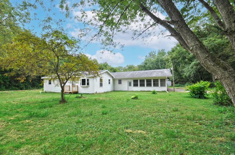 57608 Cottage Grove Ave, Osceola, IN 46561 - MLS 202332612 for Sale