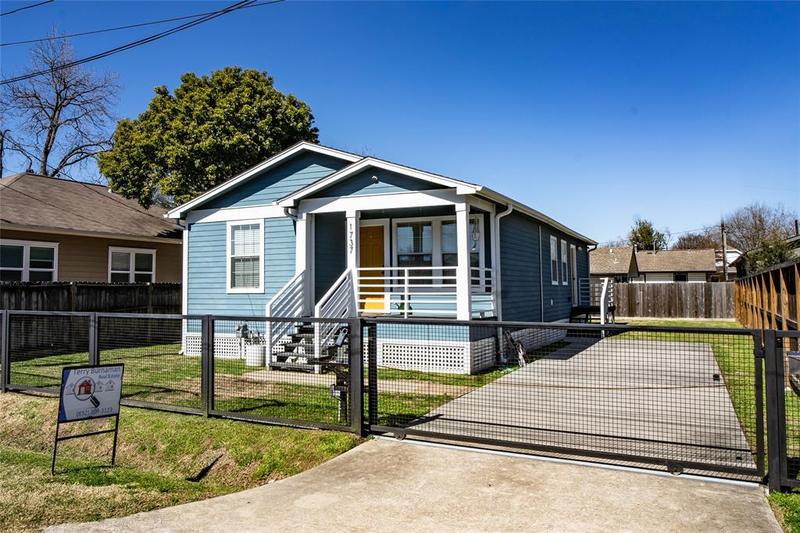 1737 Airline Dr, Houston, TX 77009 for Sale