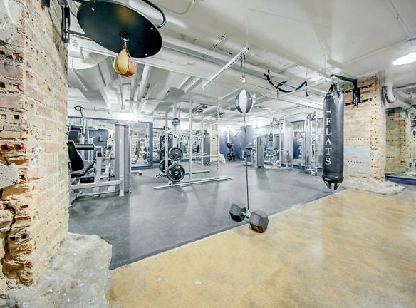 108 W Chicago Ave unit 215 - Chicago, IL 60654 - Home For Rent