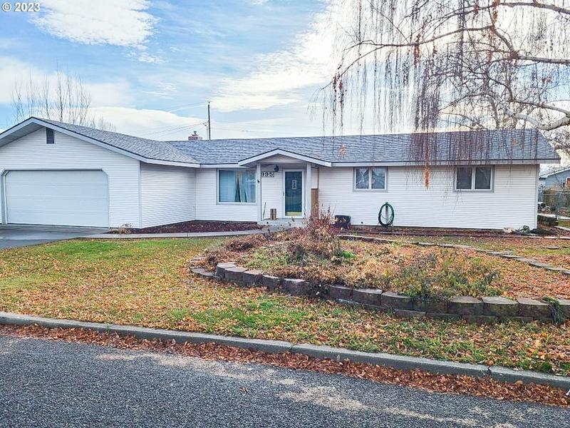 995 Idlewood Dr, Baker City, OR 97814  MLS# 23027612 for Sale