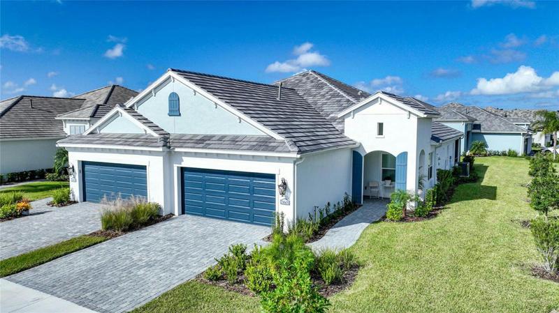 21601 LAKE PLACID WAY, VENICE, FL 34293 Single Family Residence For Sale  MLS# N6128882