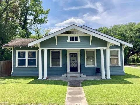 905 6th St, Orange, TX 77630 for Sale