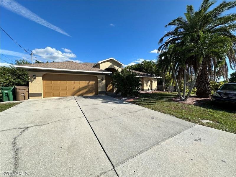 Cape Coral, Lee County, FL Lakefront Property, Waterfront Property, House for sale Property ID: 418333070