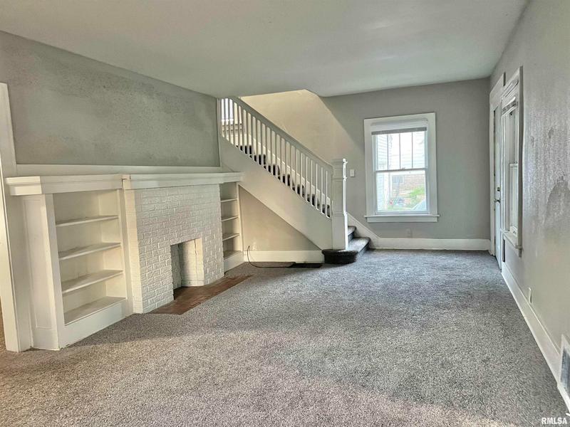 1215 18th Avenue, Rock Island, IL 61201 for Sale
