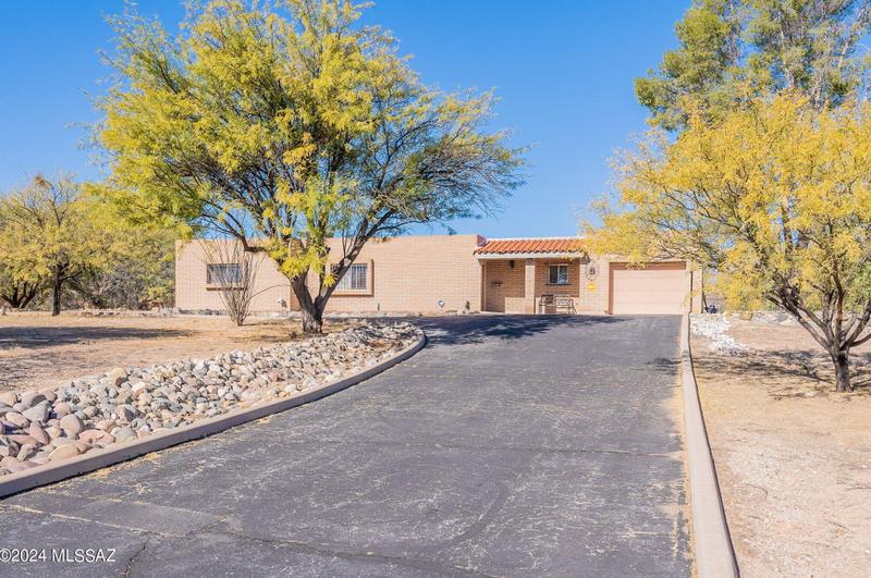 11335 E Deadwood Cir, Tucson, AZ 85749 - MLS 22400965 for Sale