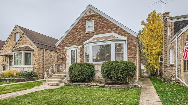 4240 N Parkside Ave, Chicago, IL 60634  MLS# 11927434 for Sale