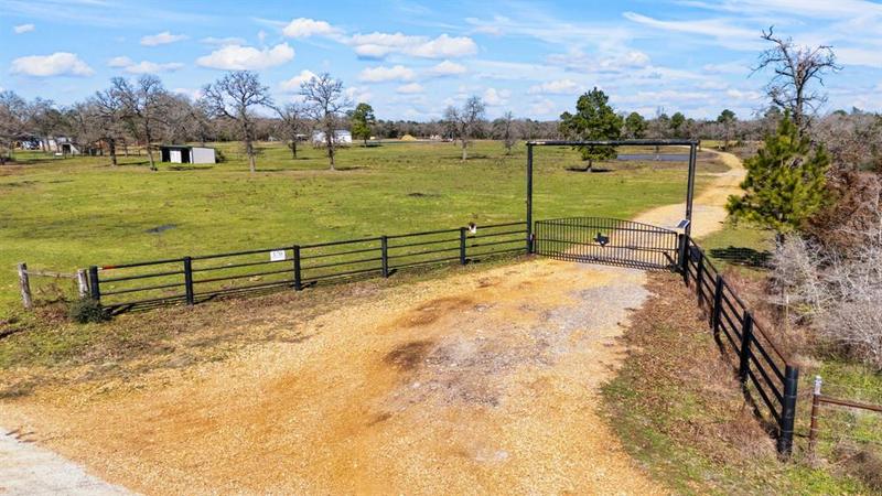 170 Cricket Hollow Ln S, Smithville, TX 78957 for Sale