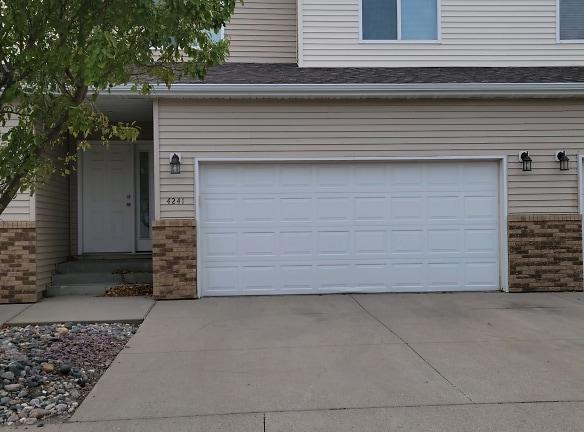 4241 Estate Dr S unit 1 - Fargo, ND 58104 - Home For Rent