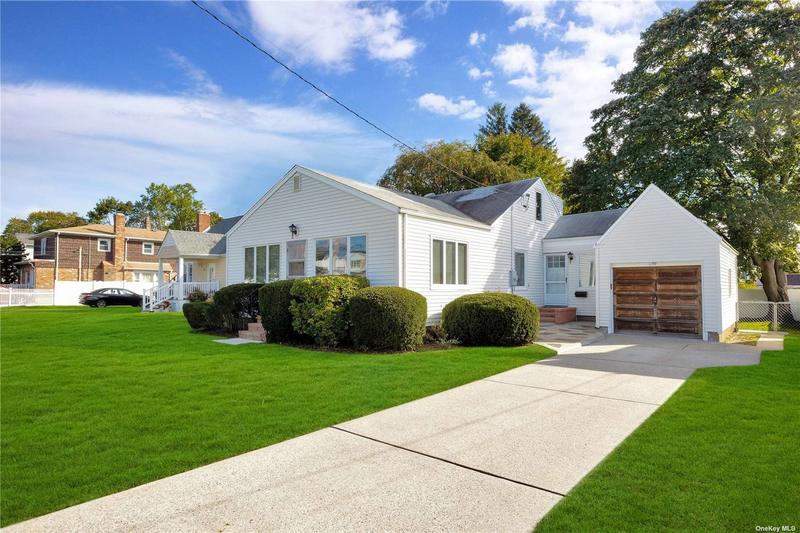 59 Cedar Ave, Farmingdale, NY 11735  MLS# 3511352 for Sale