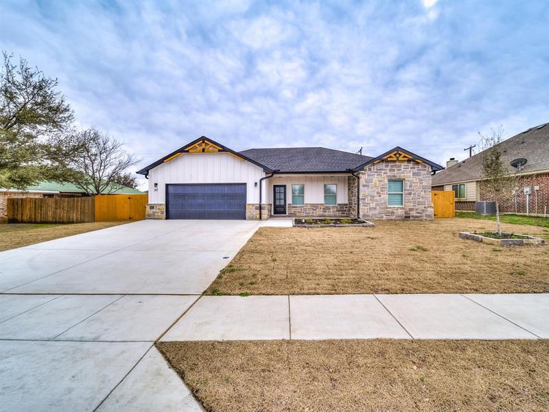 317 Lakeview, Alvarado, TX 76009 for Sale