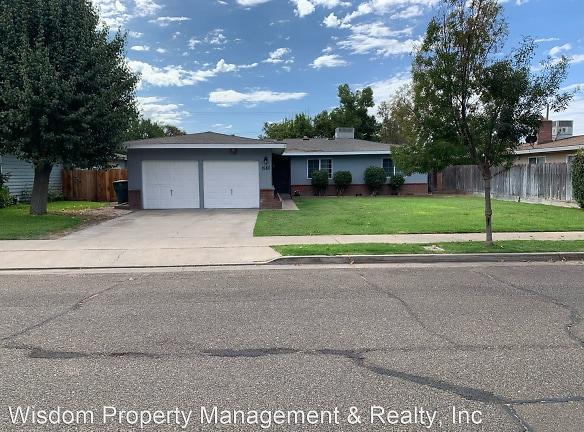 1580 Redwood Ave - Atwater, CA 95301 - Home For Rent