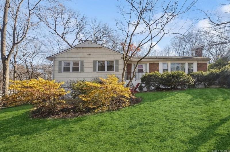 62 Mohegan Rd, Larchmont, NY 10538 - MLS H6279517 for Sale
