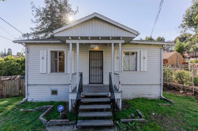 4527 Merrill Ave, Oakland CA 94619 for Sale