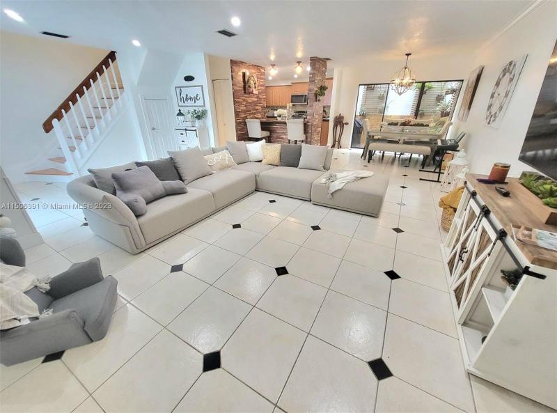 6885 Northwest 169th Street, Unit 69G, Hialeah, FL 33015 for Sale