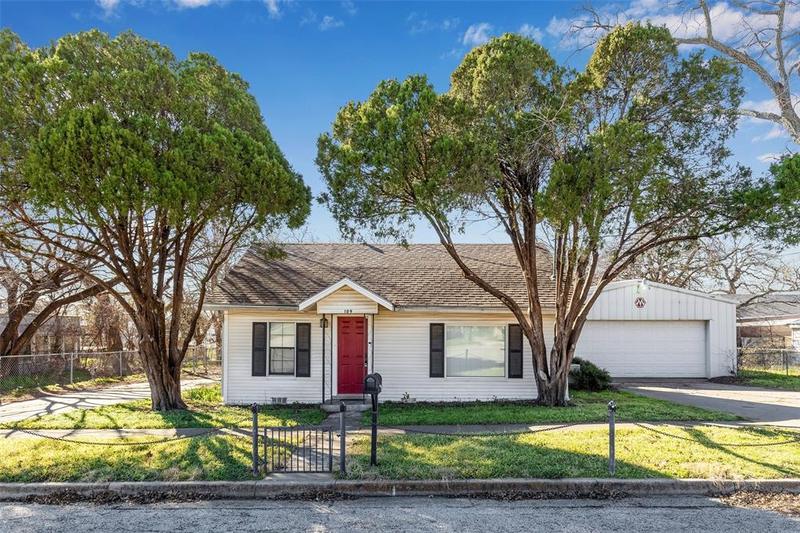 109 W 2nd St, Weatherford, TX 76086 for Sale