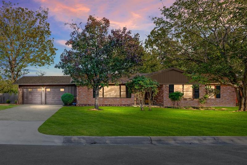 3720 Scranton Dr, Richland Hills, TX 76118 for Sale