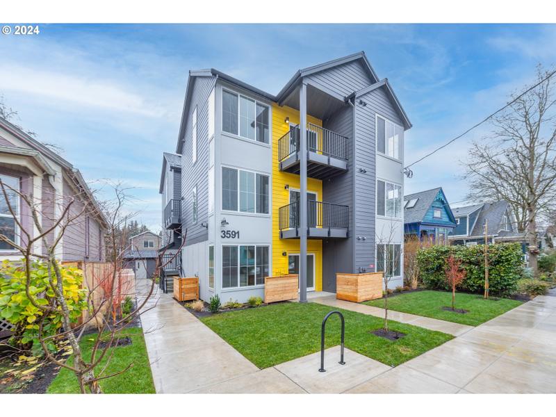 3591 N MICHIGAN AVE 302, Portland OR 97227 for Sale
