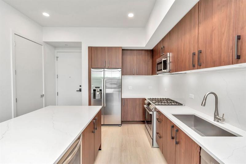 808 Crawford St #2704, Houston, TX 77010 for Rent