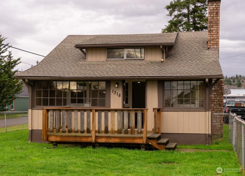 1318 W Second St, Aberdeen, WA 98520 - MLS 2196194 for Sale