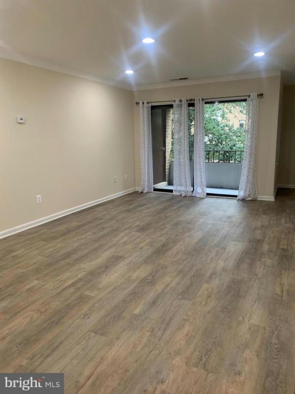 525 FLORIDA AVE APT 102, HERNDON, VA 20170 Condominium For Sale  MLS# VAFX2162984