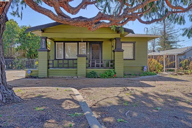 915 BLOSSOM WAY, Hayward, CA 94541 Single Family Residence For Sale  MLS# 41049072