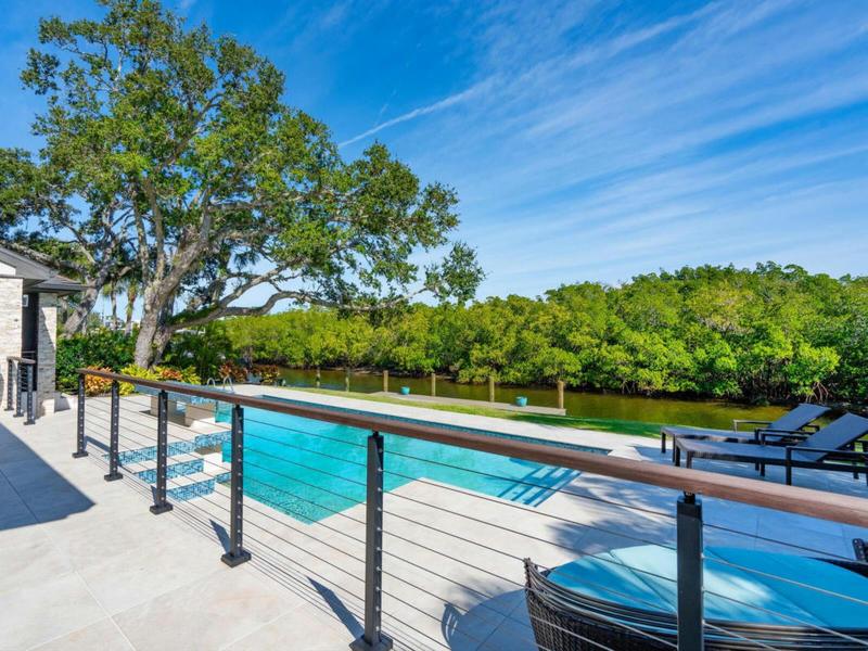 5322 SIESTA COVE DR, SARASOTA, FL 34242 Single Family Residence For Sale  MLS# A4596827