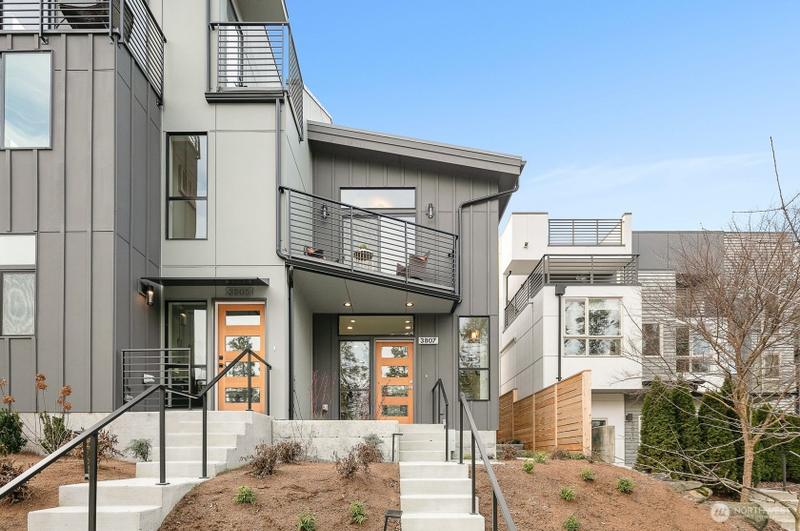 3807 Gilman Ave W, Seattle, WA 98199 - MLS 2192513 for Sale