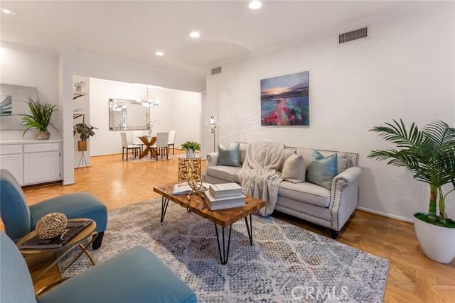 4707 Willis 104, Sherman Oaks CA 91403 for Sale