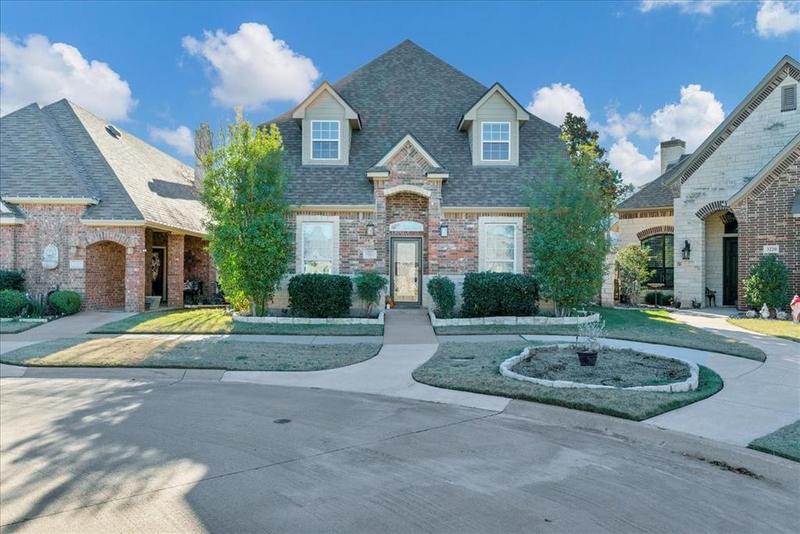 3300 Fountain Way, Granbury, TX 76049 for Sale