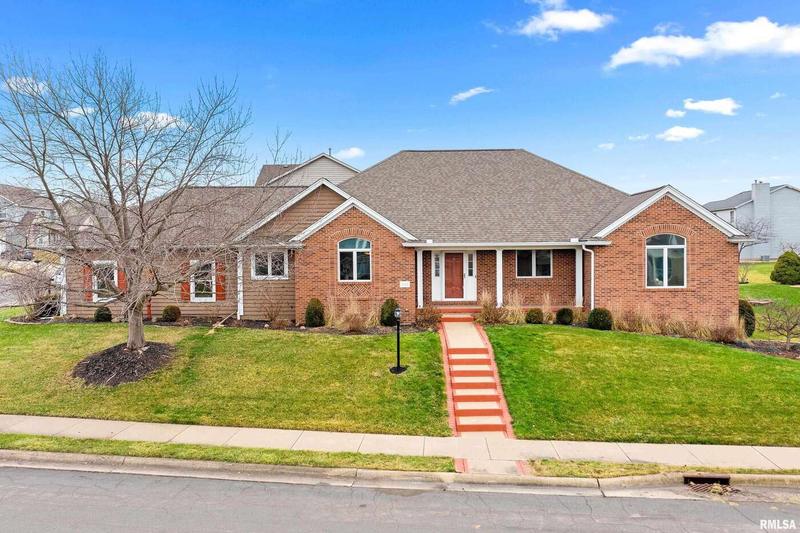 5216 N ASHFORD Drive, Peoria, IL 61615  624055280 for Sale