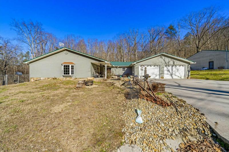 2954 PEAbird LN, Dandridge, TN 37725 Single Family Residence For Sale  MLS# 702556