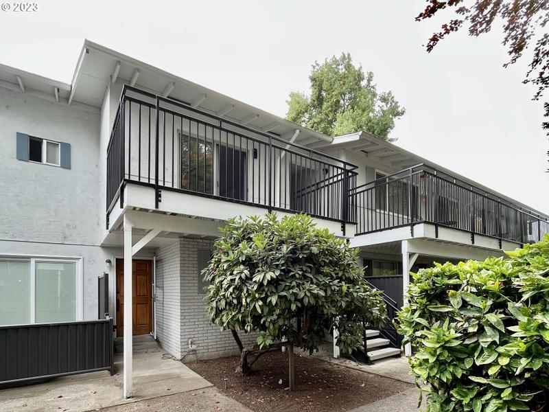 599 Coburg RD 8A, Eugene OR 97401 for Sale