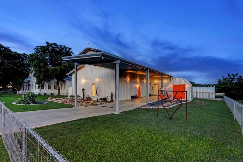 211 South Mechanic Street, Fayetteville, TX 78940 for Sale