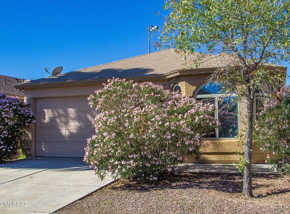 6334 S Acacia Desert Ave - Tucson, AZ 85706 - Home For Rent