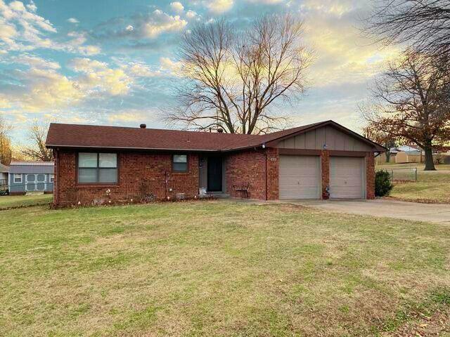 512 W 5TH ST, Grove, OK 74344 Single Family Residence For Sale  MLS# 24-167