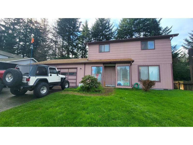 3881 EDGEWOOD DR, North Bend OR 97459 for Sale