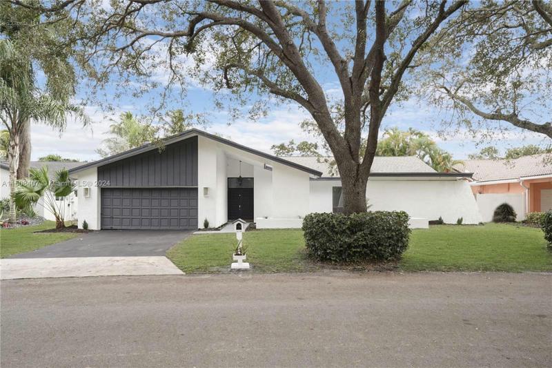 3303 E ISLAND RD, Cooper City, FL 33026 Single Family Residence For Sale  MLS# A11508407