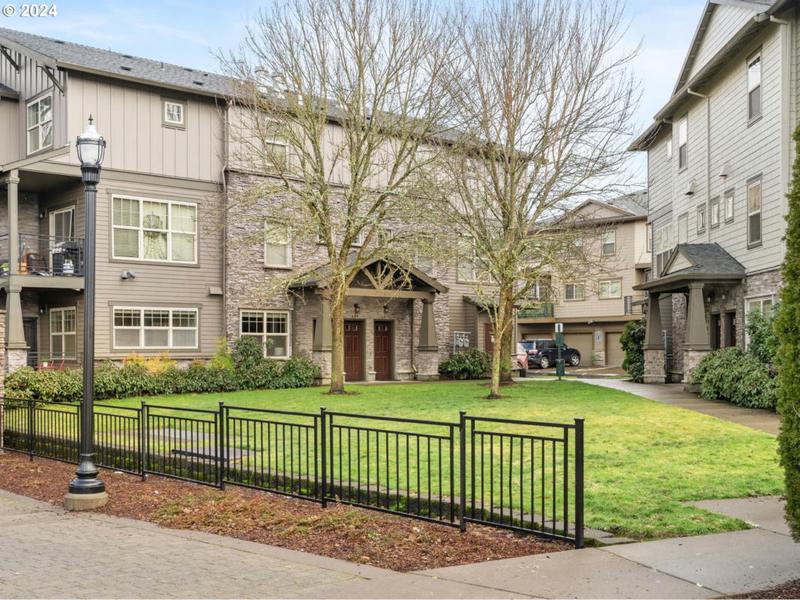 611 NE GARSWOOD LN, Beaverton, OR 97006 Condominium For Sale  MLS# 24086381
