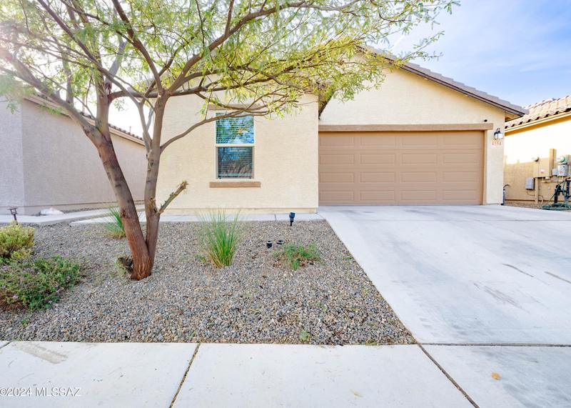 4554 S Sunrise Bluff Way, Tucson, AZ 85730 - MLS 22402833 for Sale