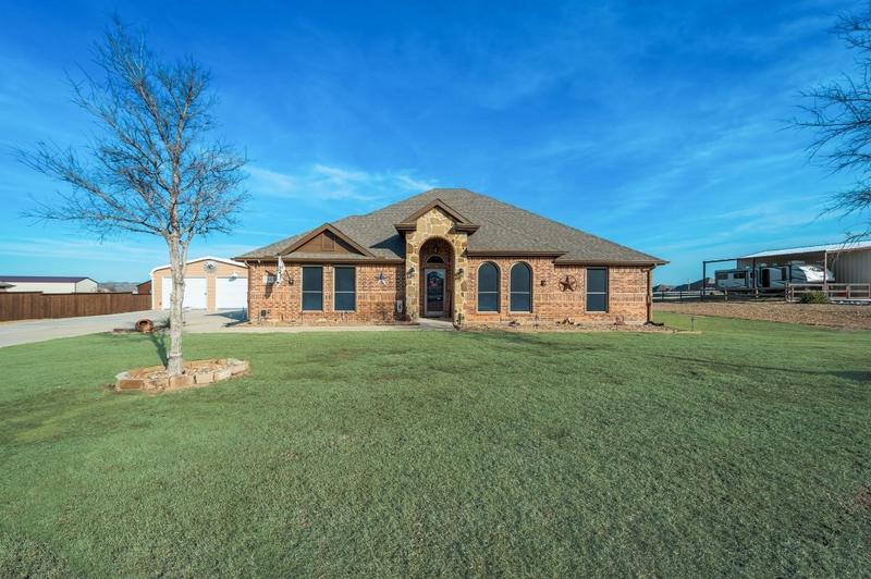 154 High Ridge Ct, Decatur, TX 76234 - MLS 20527258 for Sale