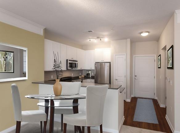 Avalon Arlington North Apartments - 2103 N Glebe Rd - Arlington, VA Apartments for Rent