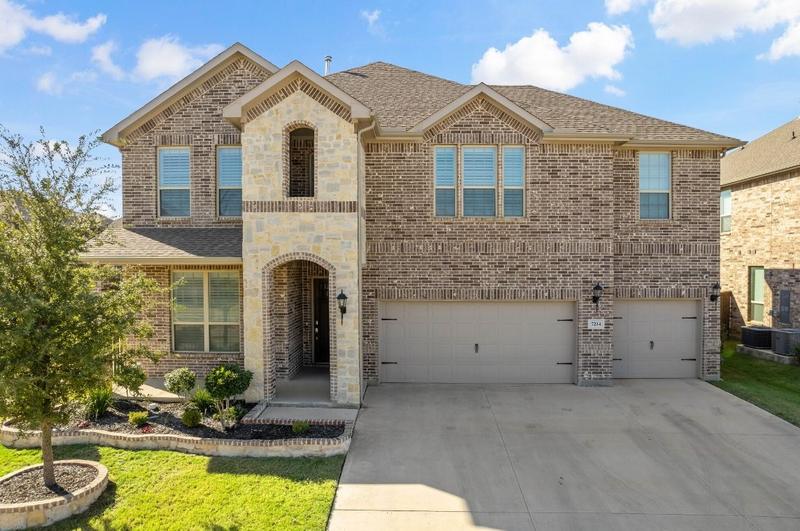 7214 Fallen Crest Ln, Arlington, TX 76001 - MLS 20525506 for Sale