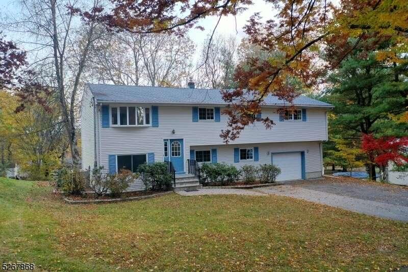 16 Hillside Dr, Clinton, NJ 08809  623186383 for Rent