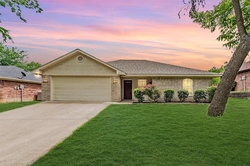 E 812 2nd ST, Weatherford, TX 76086 for Sale