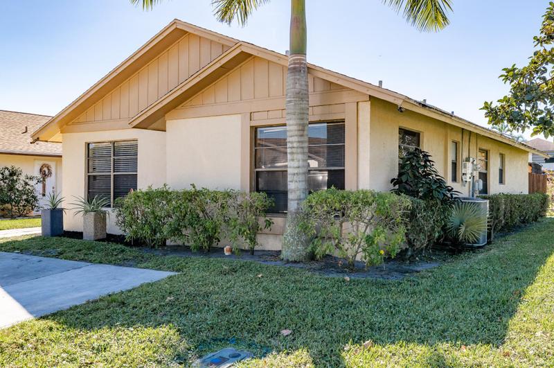 5360 Mendoza St, West Palm Beach, FL 33415 - MLS RX-10955858 for Sale