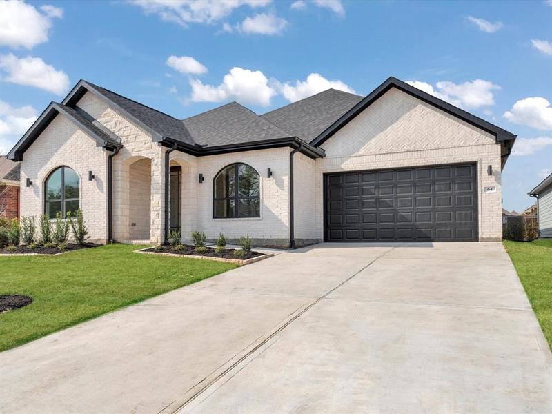 64 Wyndemere Dr, Montgomery, TX 77356 for Sale